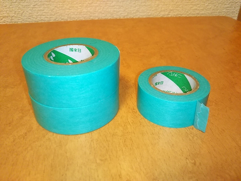 マスキングテープの一例。緑なので、一般的に塗装工事に用いられる。